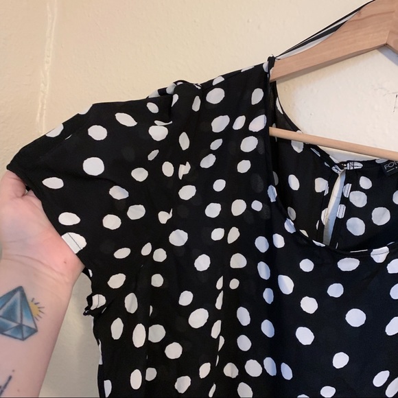 Black and White Polkadotted Top! - Picture 4 of 4